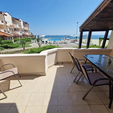 Sea View Apartment, Village, A2. 拉夫达